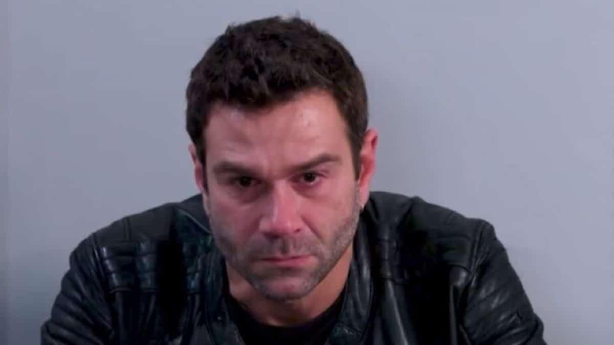 Η Γη της Ελιάς-Μάνος- Η Γη της Ελιάς-Μάνος-