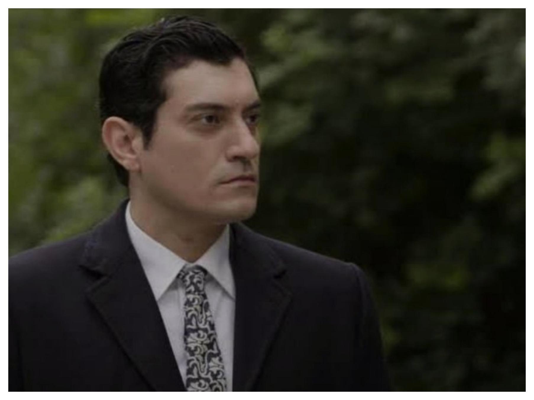 Ο Παράδεισος των Κυριών: Ο Ντίνος την κλείνει φυλακή την Βικτώρια