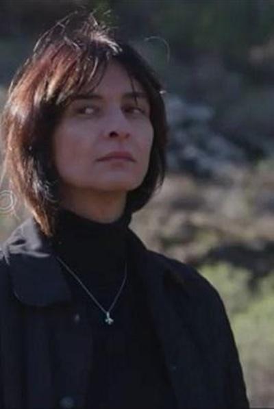 Η Γη της Ελιάς-Ιουλία-