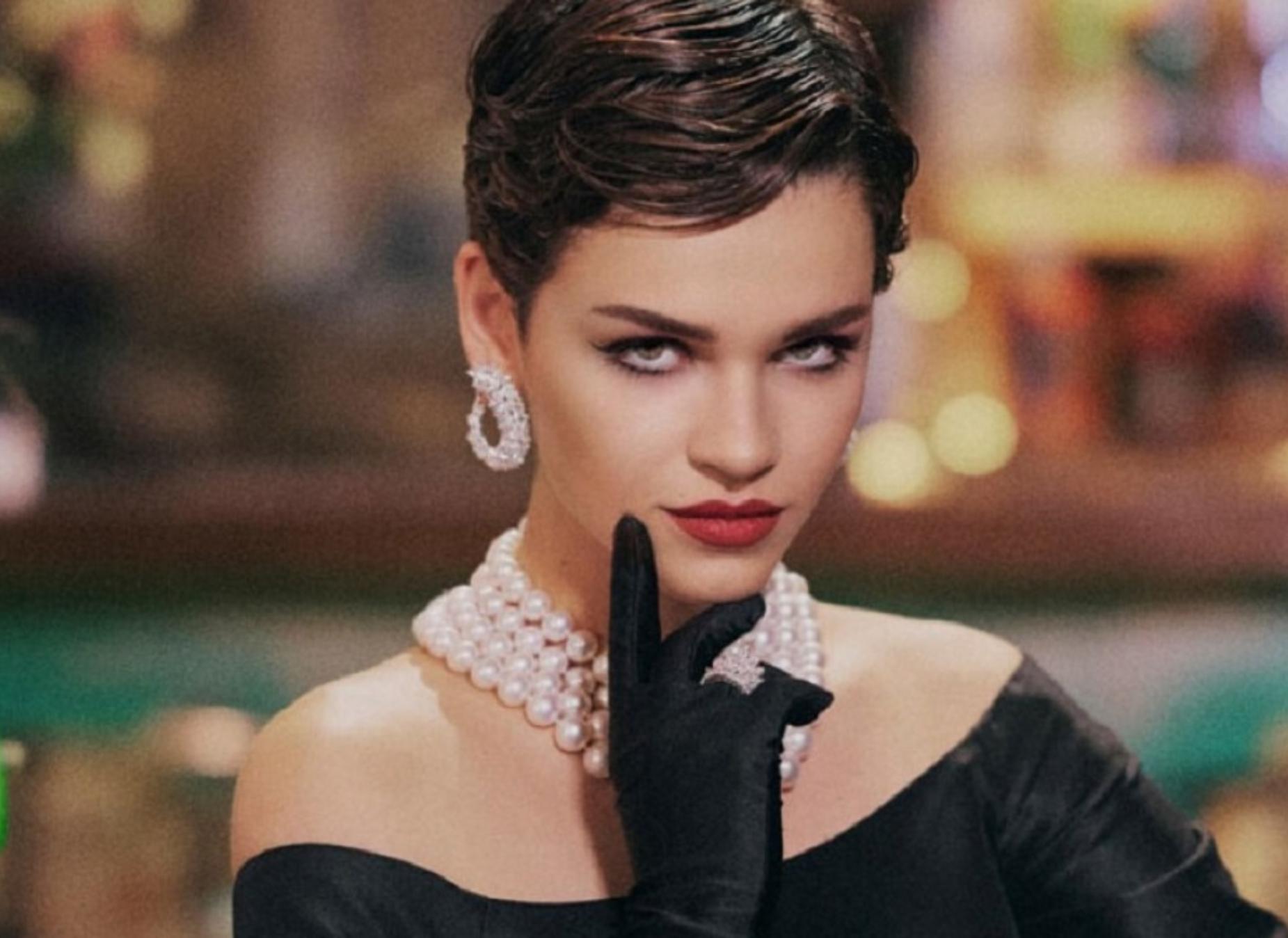 Η πρώτη δημόσια εμφάνιση της Κυβέλης Χατζηευστρατίου μετά την εμπλοκή της σε τροχαίο δυστύχημα