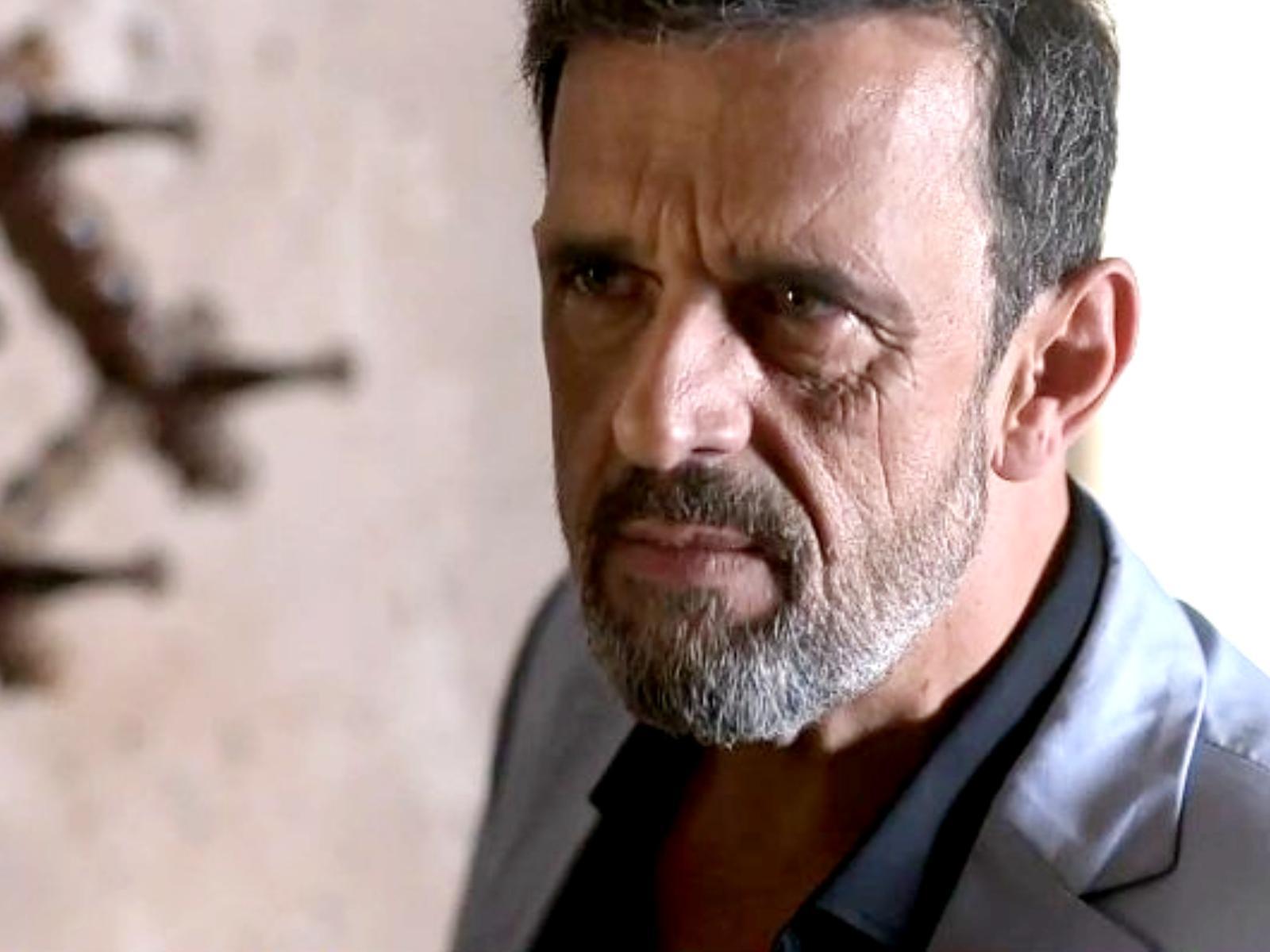 Μαύρο Ρόδο-Θέμης- Μαύρο Ρόδο-Θέμης-