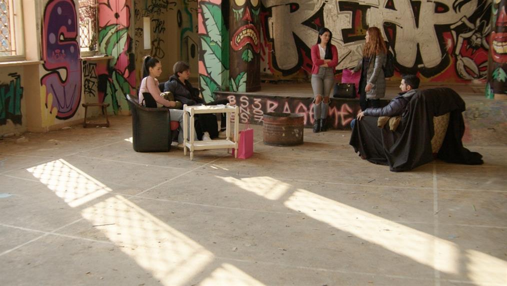 Παγιδευμένοι: Τα μυστικά αποκαλύπτονται