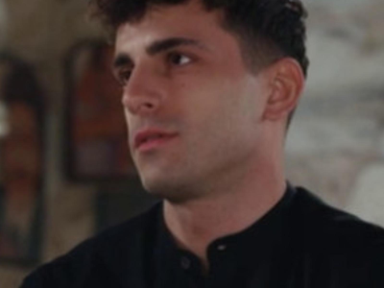 Η Γη της Ελιάς-Αλέξης-