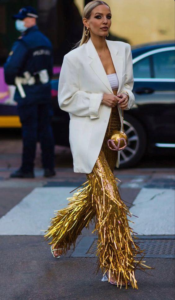 golden-χρώματα-στο-γυναικείο ντύσιμο-τάσεις 2023-Άνοιξη 2023-ιδέες- golden-χρώματα-στο-γυναικείο ντύσιμο-τάσεις 2023-Άνοιξη 2023-ιδέες-