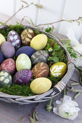 χρωματιστά-πασχαλινά αυγά-τάσεις-στην-Πασχαλινή διακόσμηση-Πάσχα 2023-ιδέες-