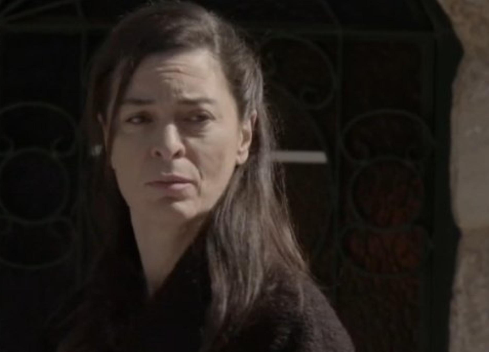 Σασμός: “Ποια είσαι εσύ”-“Τι μου έχει συμβεί”- Η Μαρίνα καταρρέει