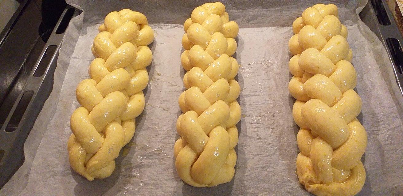 τσουρέκια-με-6-κορδόνια-συνταγή-