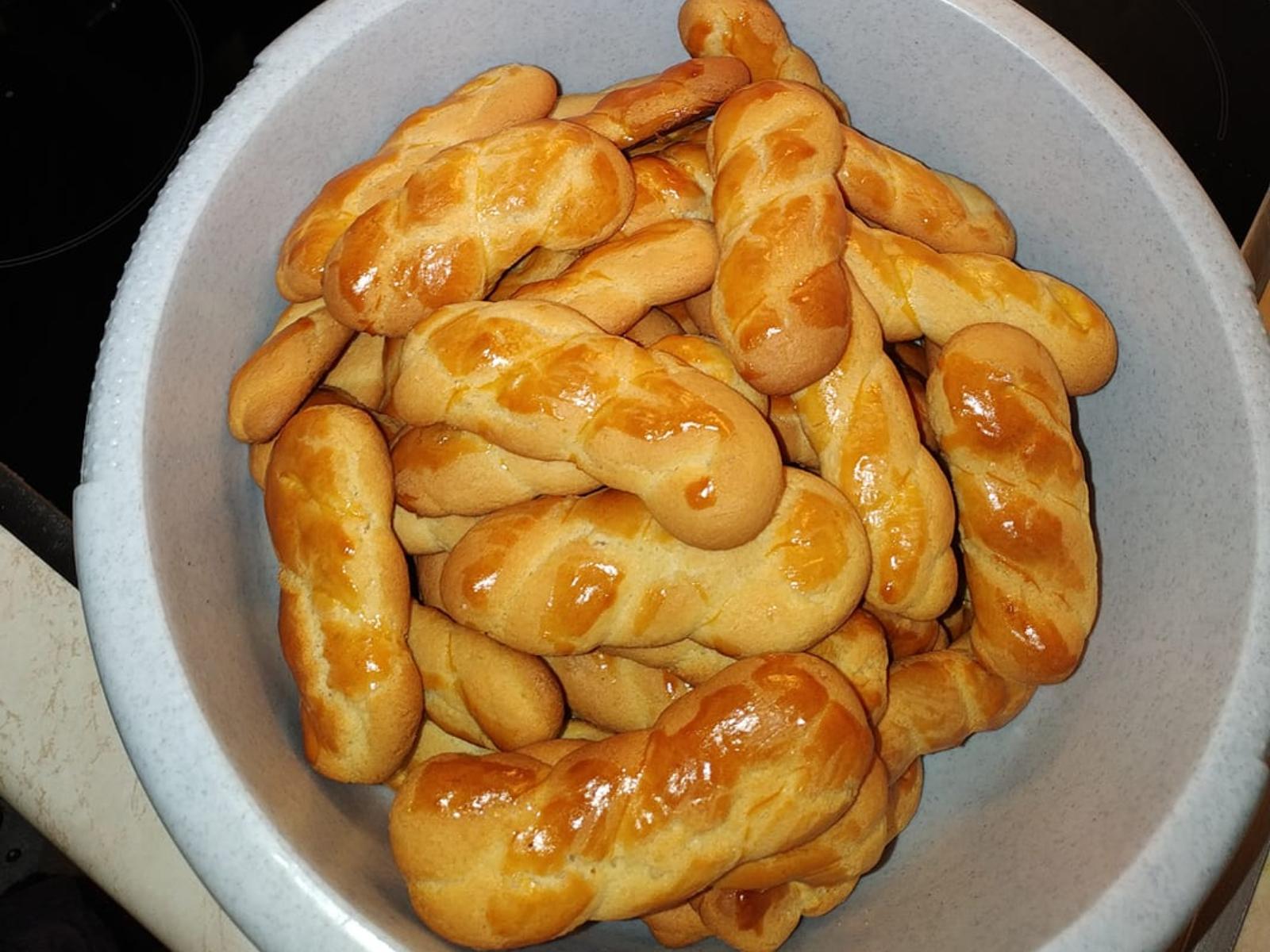 Αφράτα Πασχαλινά κουλουράκια με αμμωνία