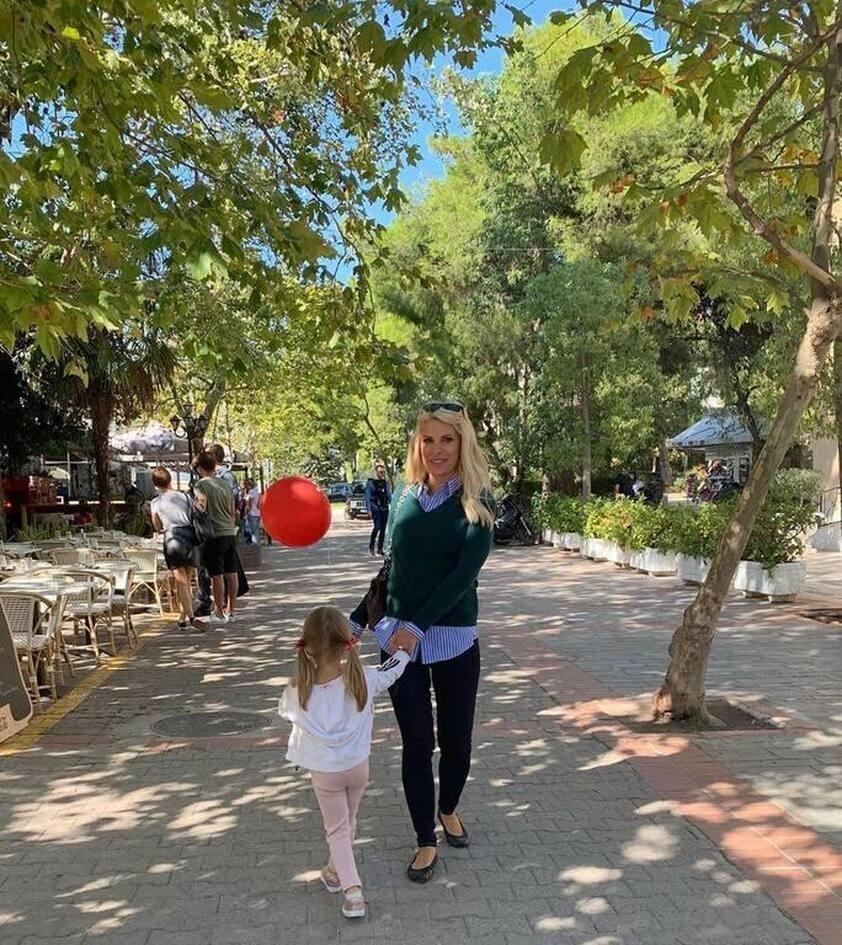 Μέρα χαράς για την Ελένη Μενεγάκη : Η Μαρίνα έχει γενέθλια  – Σπάνιες φωτογραφίες