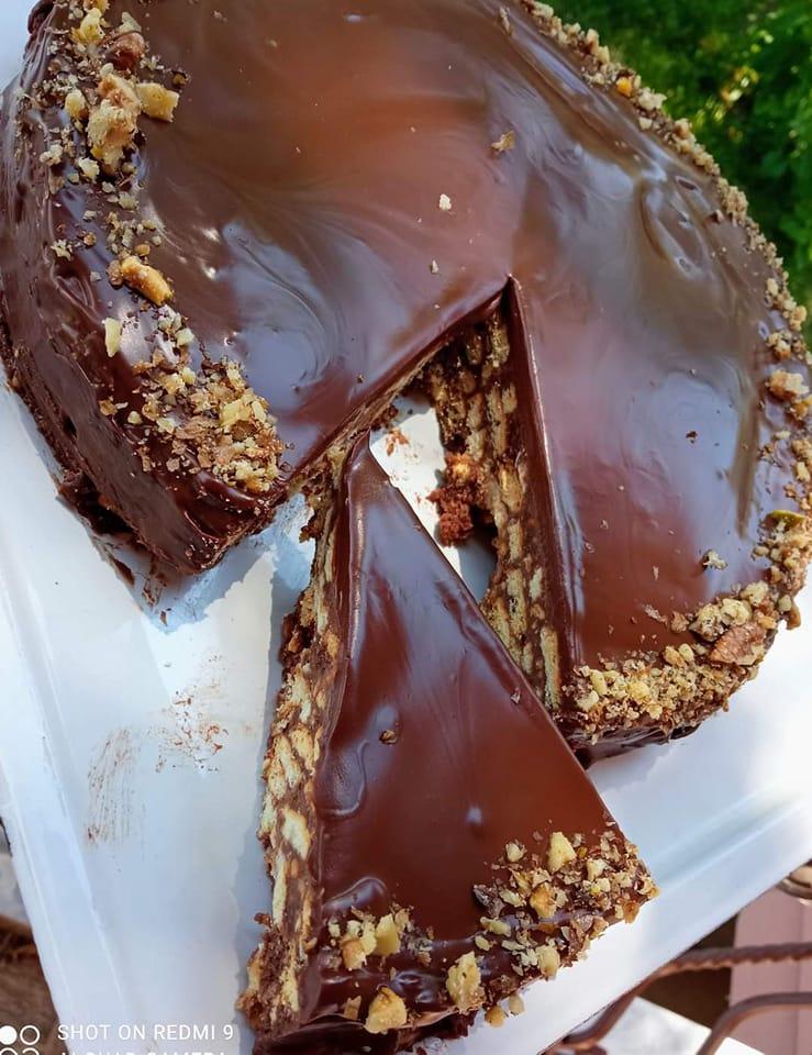 τούρτα-κορμός-με-σοκολάτα-για-το-Πάσχα 2023-συνταγή-