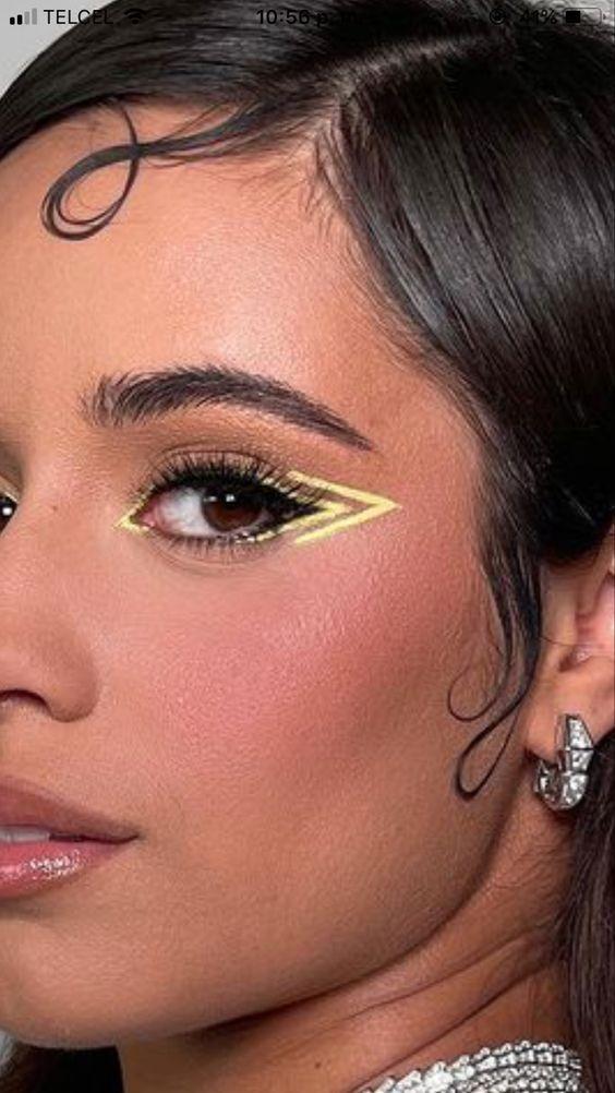 ιδέες-για-χρωματιστό eye liner-Άνοιξη Καλοκαίρι 2023-τάσεις 2023-