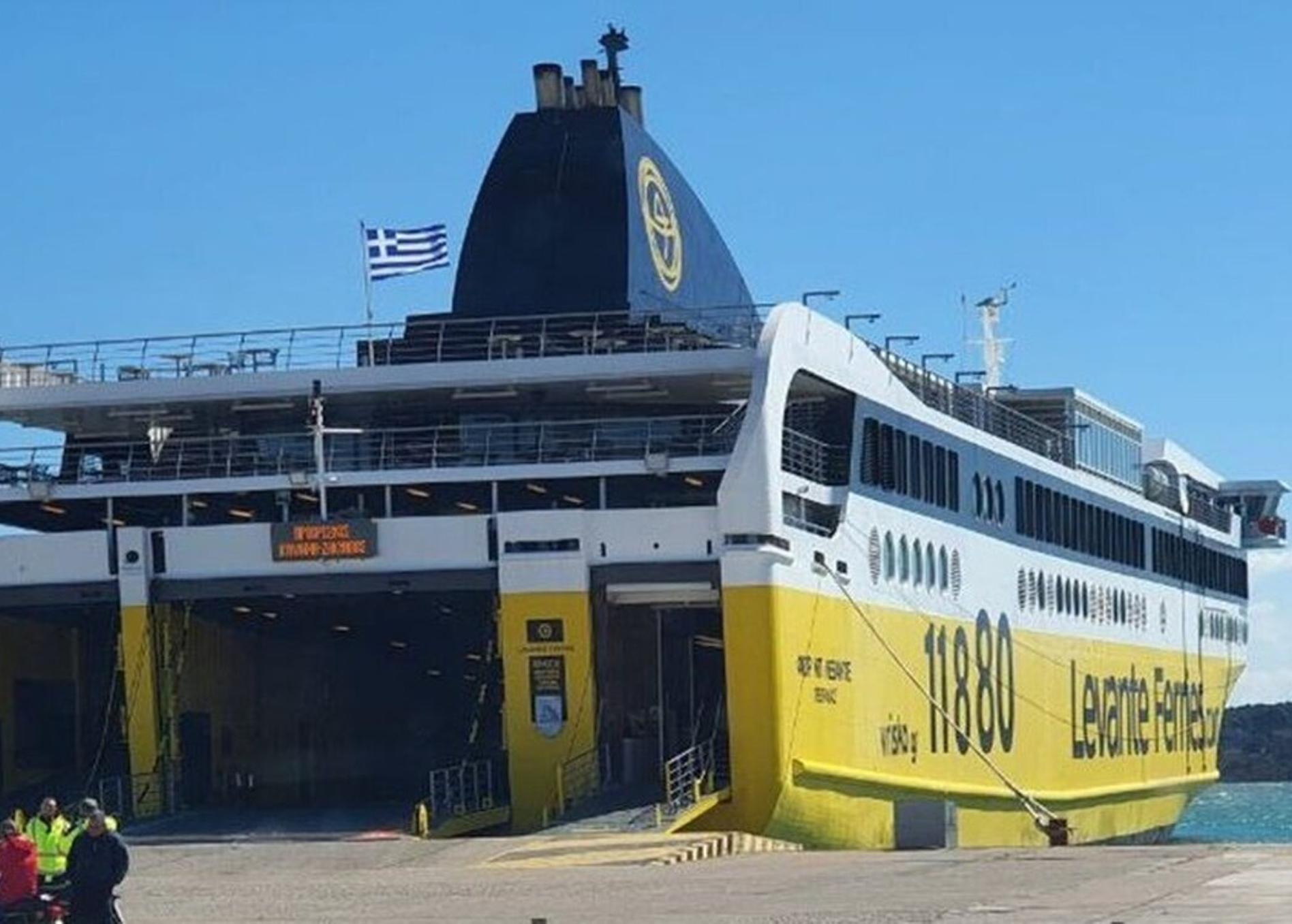 Κυλλήνη: Σύγκρουση πλοίων στο λιμάνι