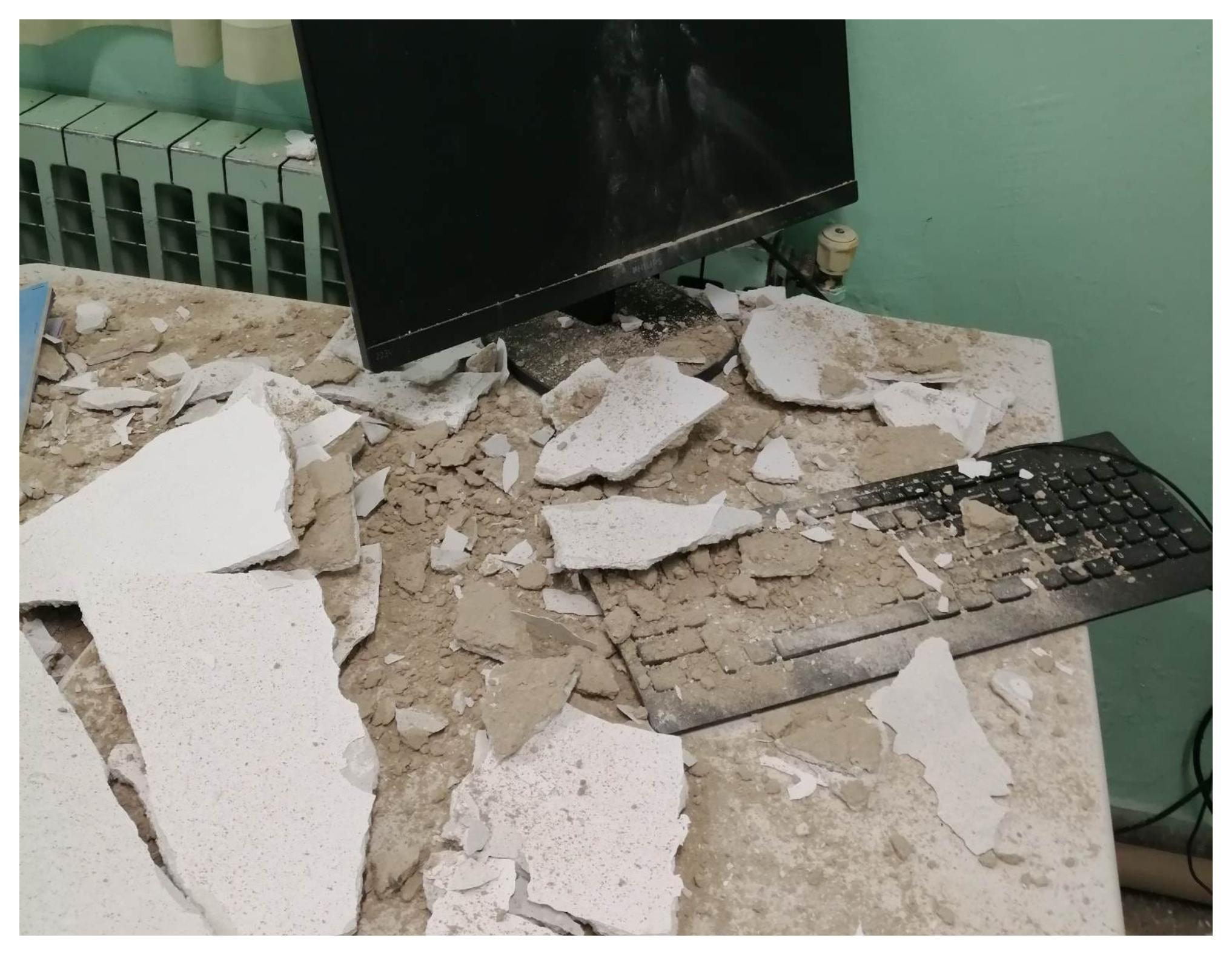 Κατέρρευσε τμήμα της οροφής σε τάξη δημοτικού στον Βόλο