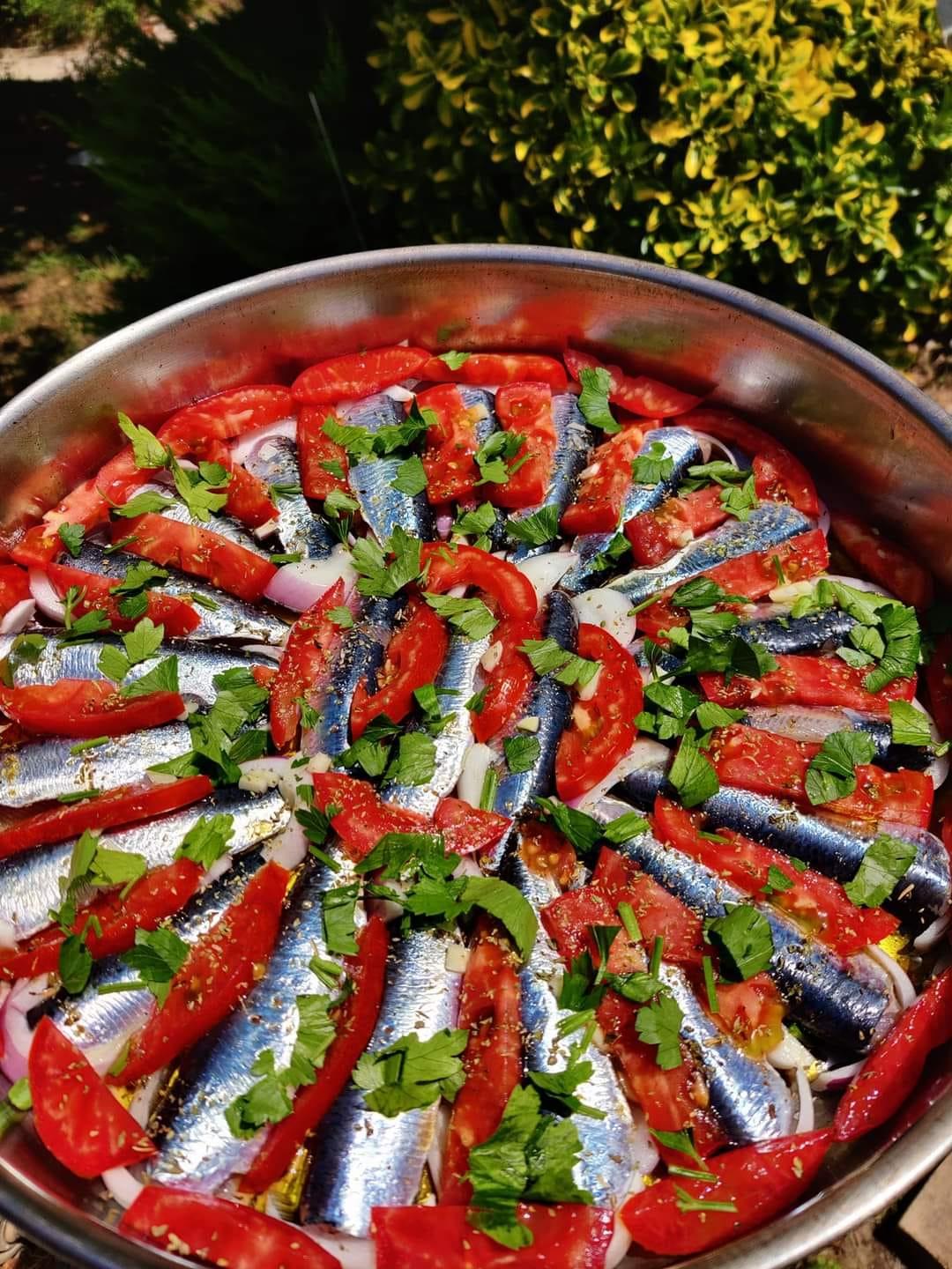 σαρδέλες-με-ντομάτα-συνταγή- σαρδέλες-με-ντομάτα-συνταγή-