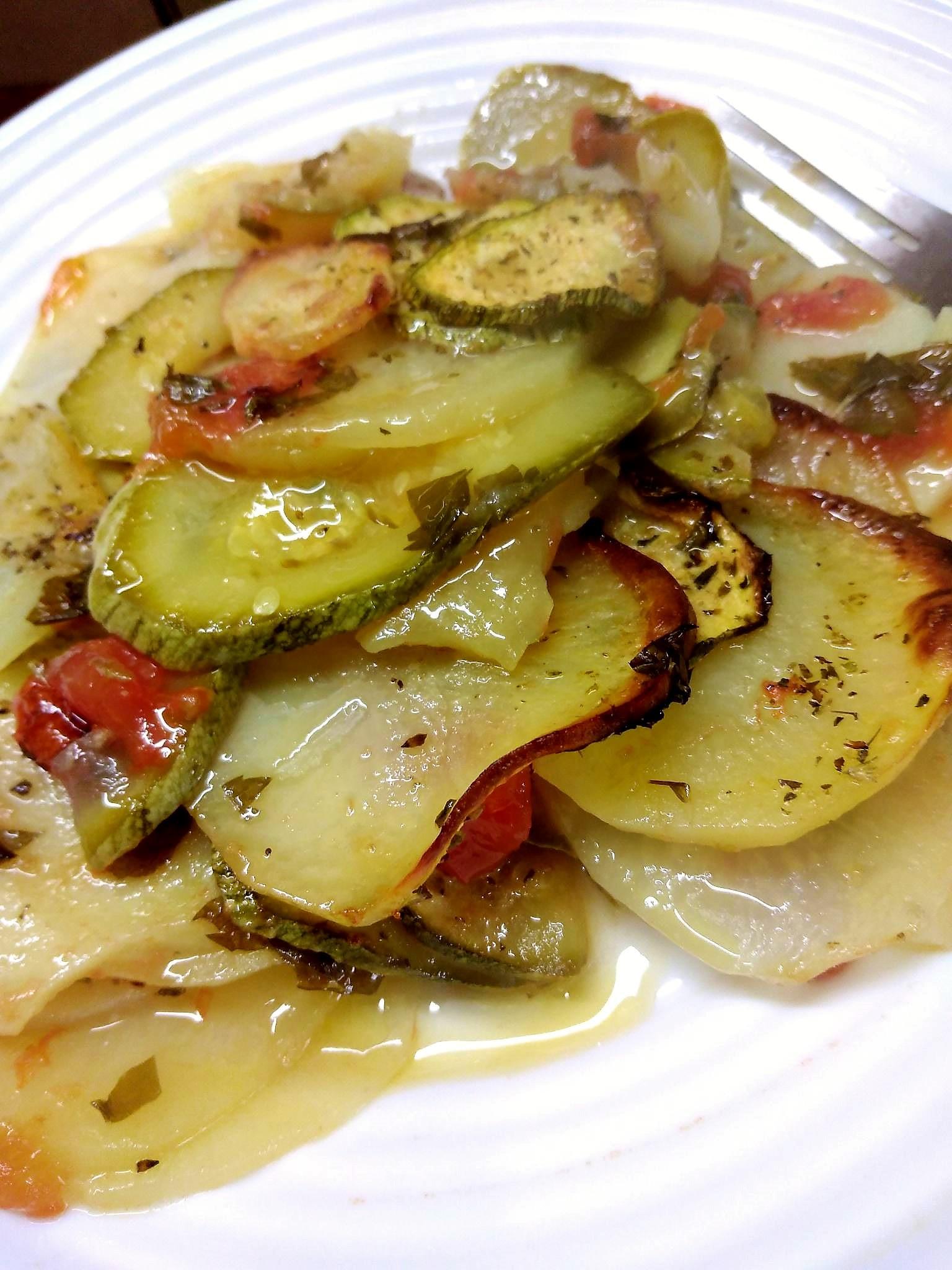 κολοκυθάκια-με-πατάτες-συνταγή-