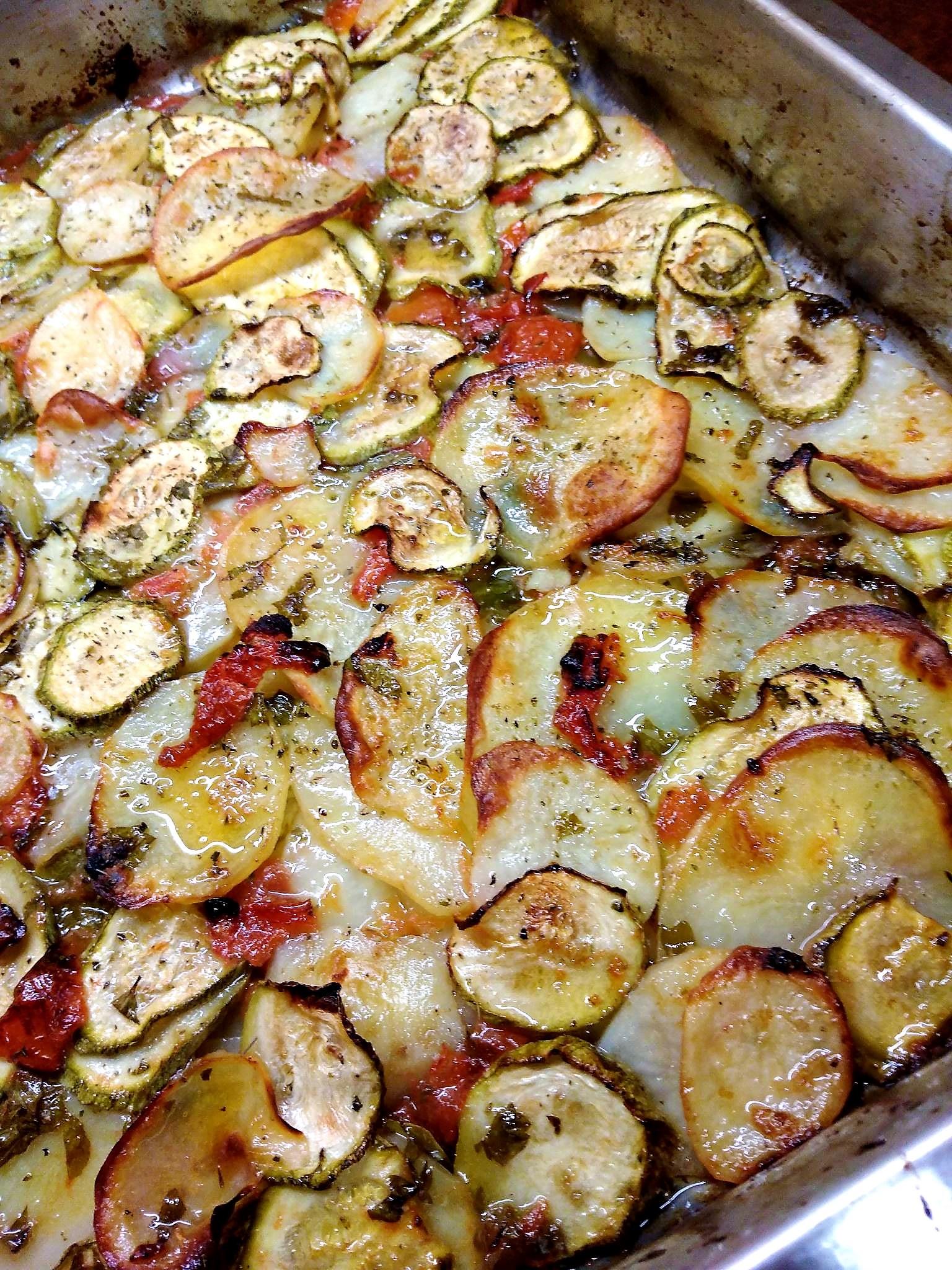 κολοκυθάκια-με-πατάτες-συνταγή-