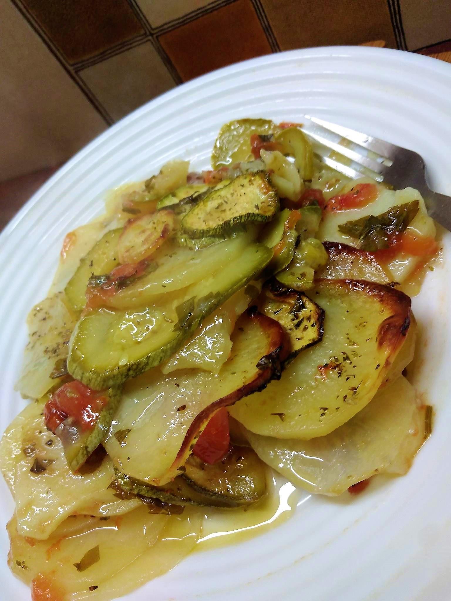 κολοκυθάκια-με-πατάτες-συνταγή-