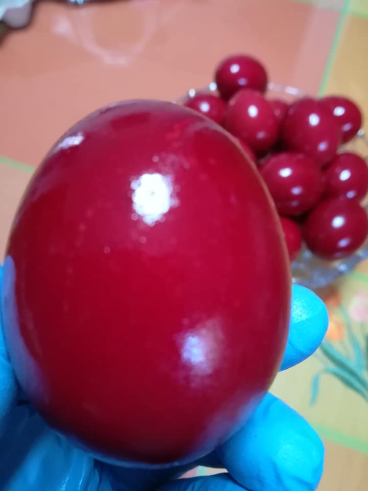 έξυπνα κόλπα-για-κόκκινα-Πασχαλινά αυγά-