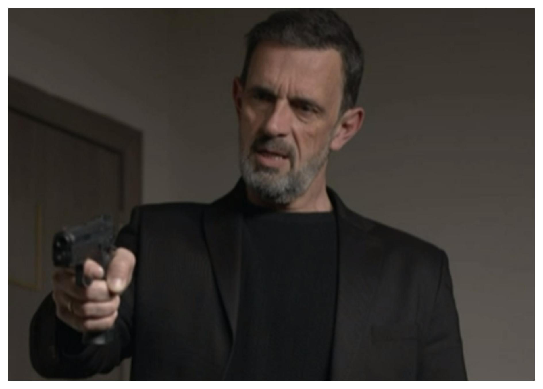 Μαύρο Ρόδο: Η Ελισάβετ σε αδιέξοδο