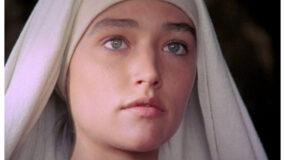 Ολίβια Χάσεϊ: Δείτε πώς είναι σήμερα η «Παναγία» απο την σειρά «Ιησούς από τη Ναζαρέτ»