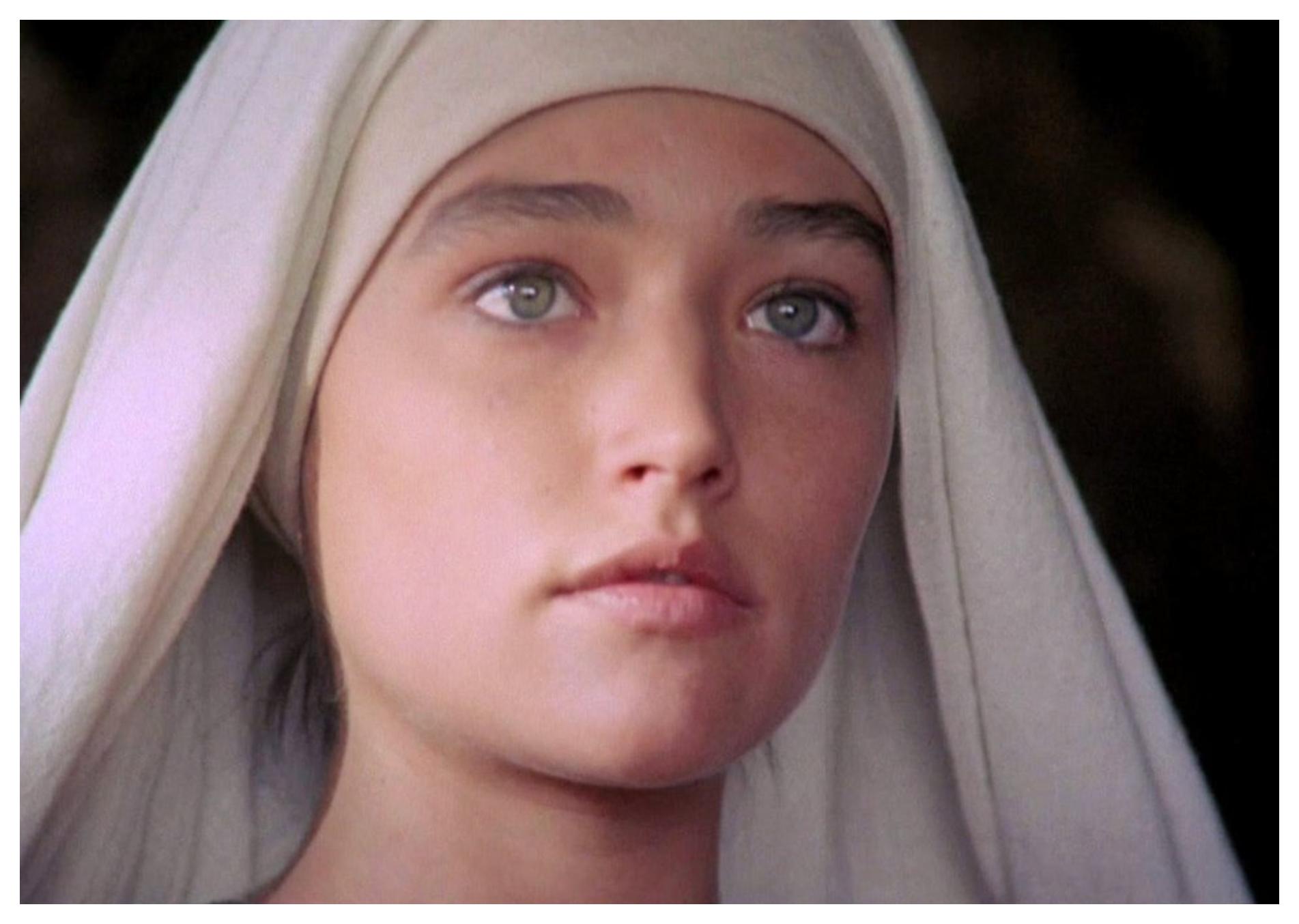 Ολίβια Χάσεϊ: Δείτε πώς είναι σήμερα η «Παναγία» απο την σειρά «Ιησούς από τη Ναζαρέτ»