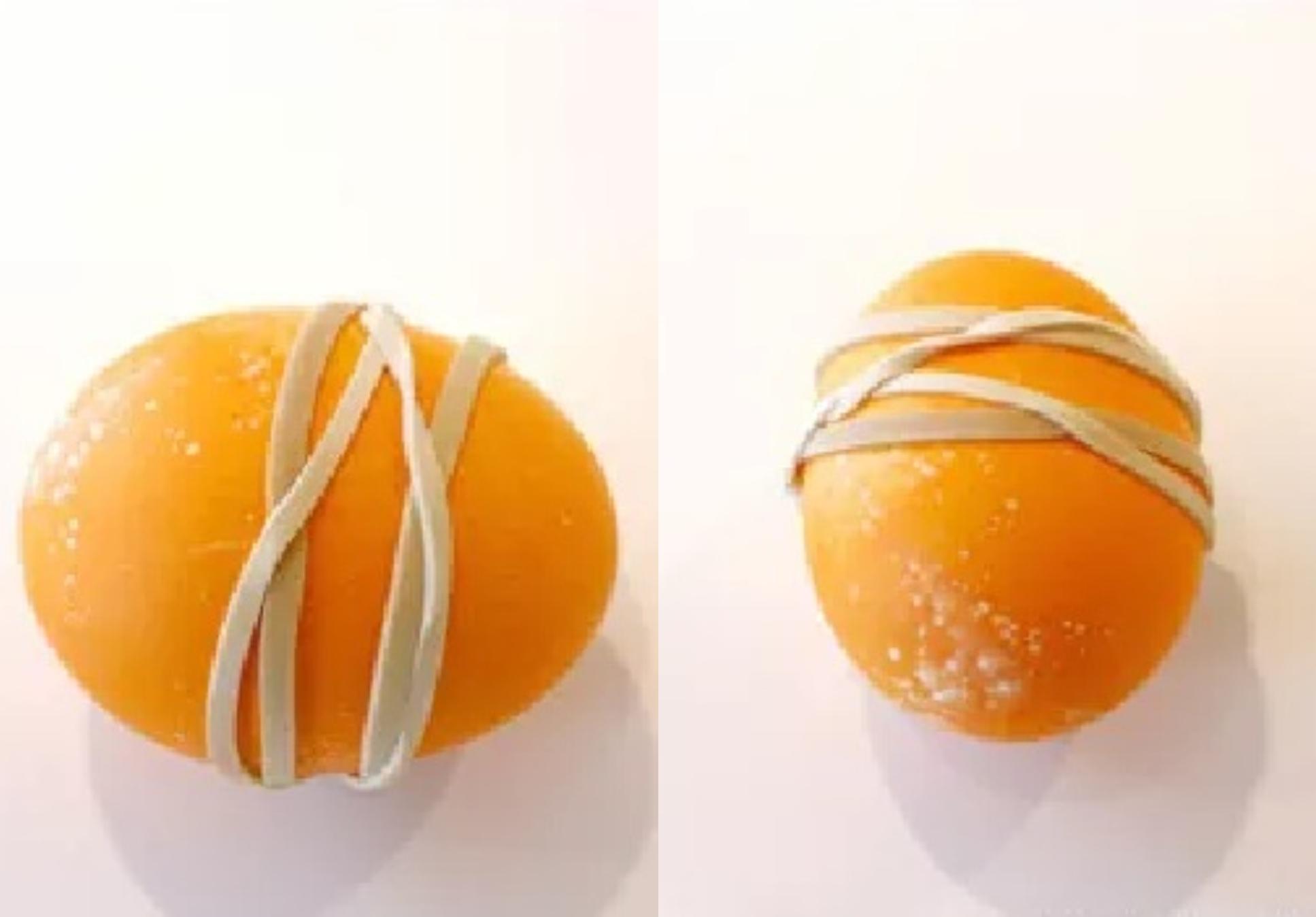 Πάσχα 2023: Πως να βάψετε πασχαλινά αυγά χρησιμοποιώντας λαστιχάκια