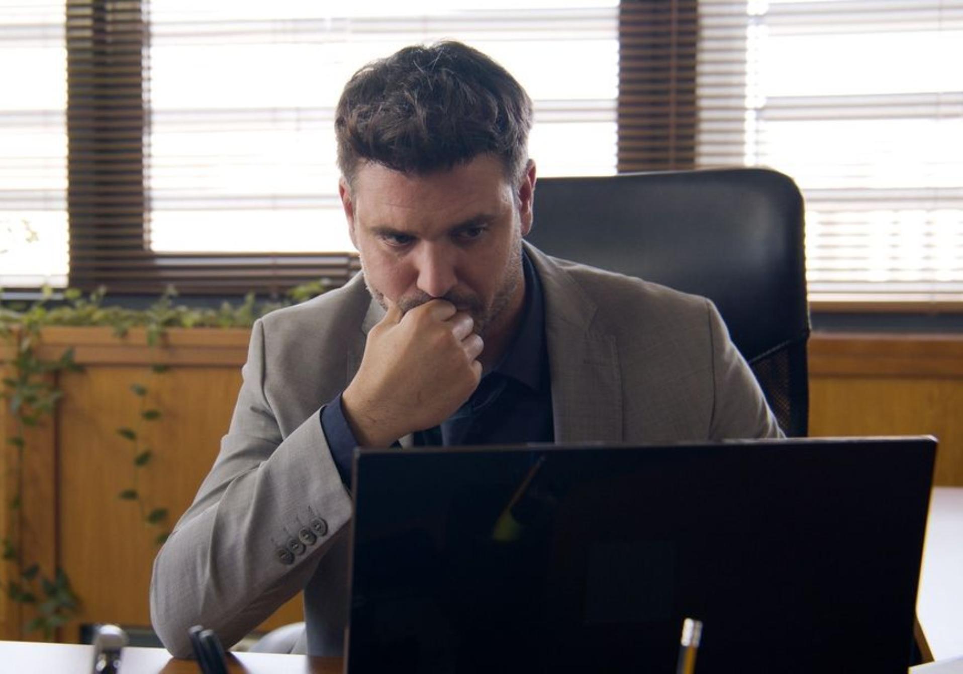 Παγιδευμένοι: Ο Σπύρος σε πανικό – Ο Αλέκος διαλύει τη ζωή όλων