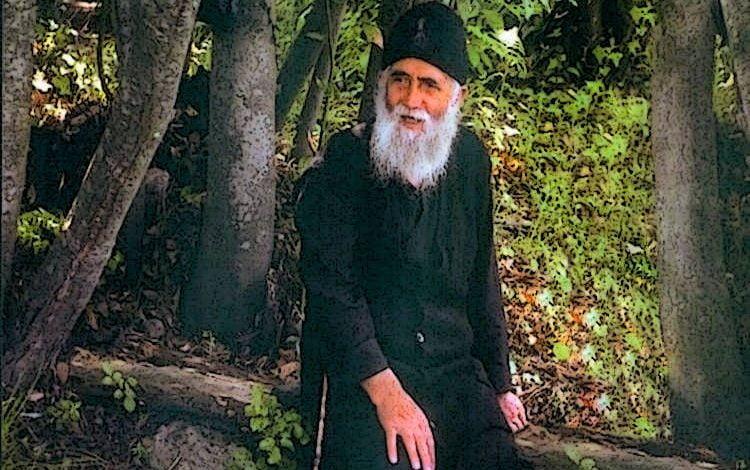 Άγιος Παΐσιος: «Τη Μεγάλη Παρασκευή εάν θέλει κάποιος να νιώσει κάτι, δεν πρέπει να κάνει τίποτε άλλο εκτός από προσευχή»