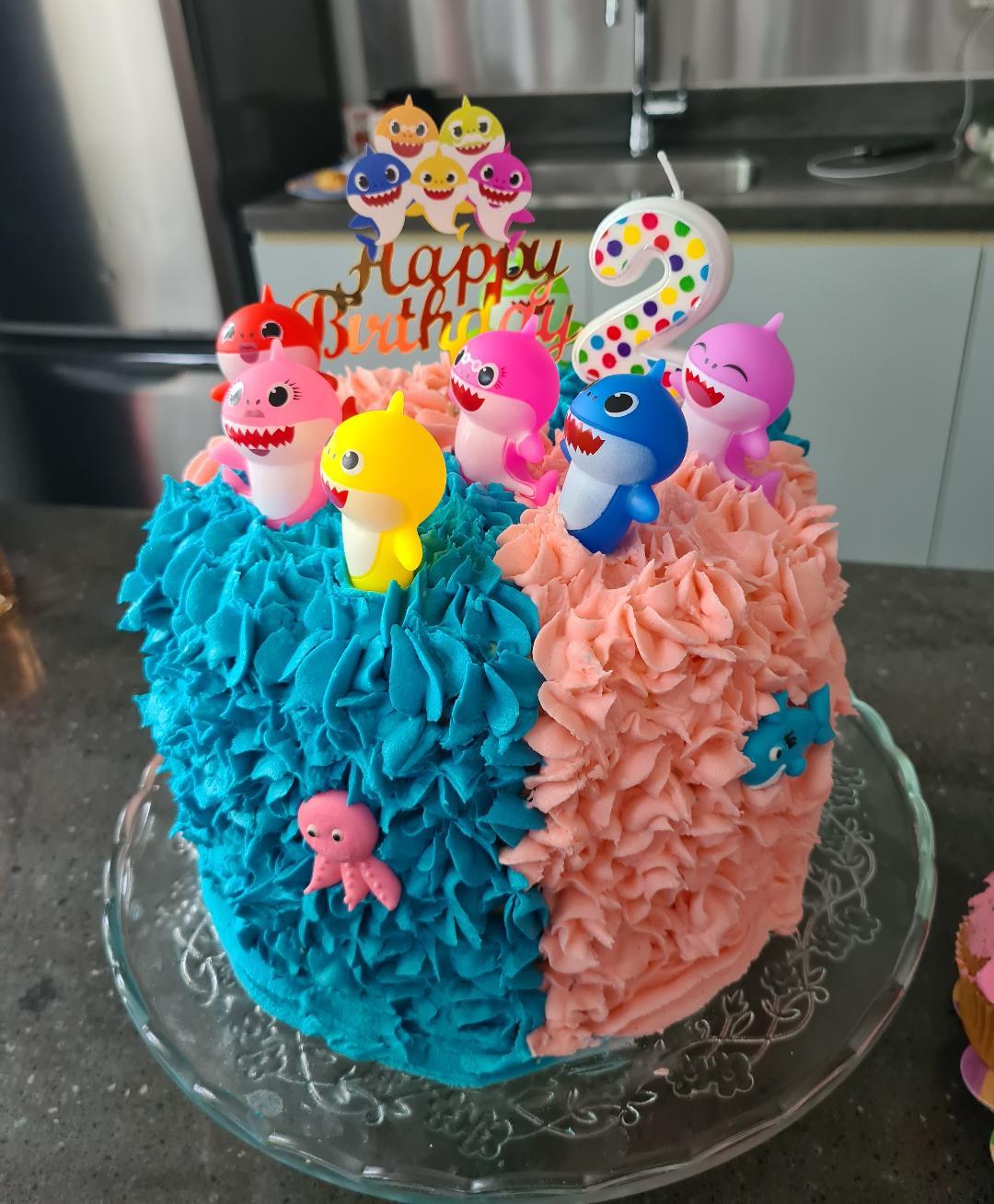 τούρτα-γενεθλίων-baby shark-συνταγή-