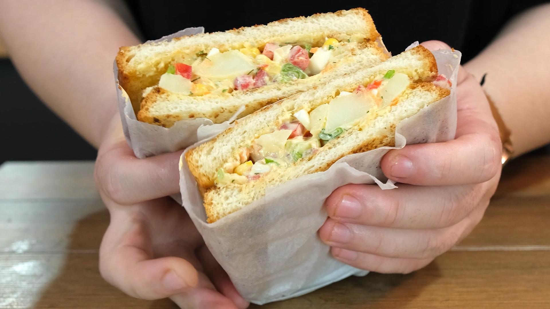 αυγοσαλάτα-με-τα-κόκκινα αυγά-που περίσσεψαν-συνταγή-