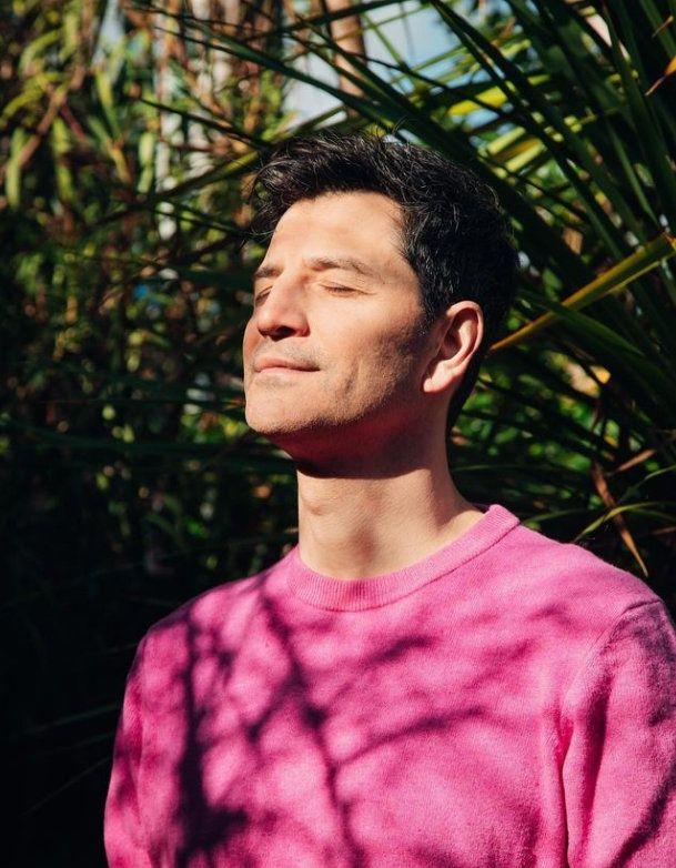 Σάκης Ρουβάς : Ο γιος του Αλέξανδρος μεγάλωσε και είναι κούκλος – Η απίστευτη ομοιότητα τους