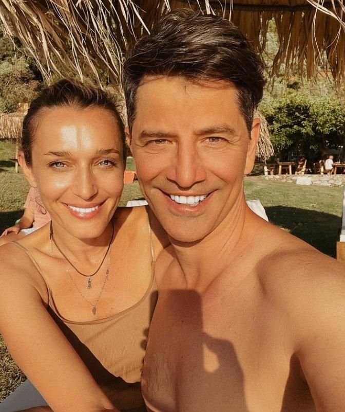 Σάκης Ρουβάς : Ο γιος του Αλέξανδρος μεγάλωσε και είναι κούκλος – Η απίστευτη ομοιότητα τους