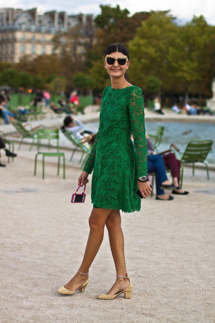 Η Ελισάβετ από το Μαύρο Ρόδο φόρεσε το φόρεμα με το απόλυτο χρώμα του καλοκαιριού