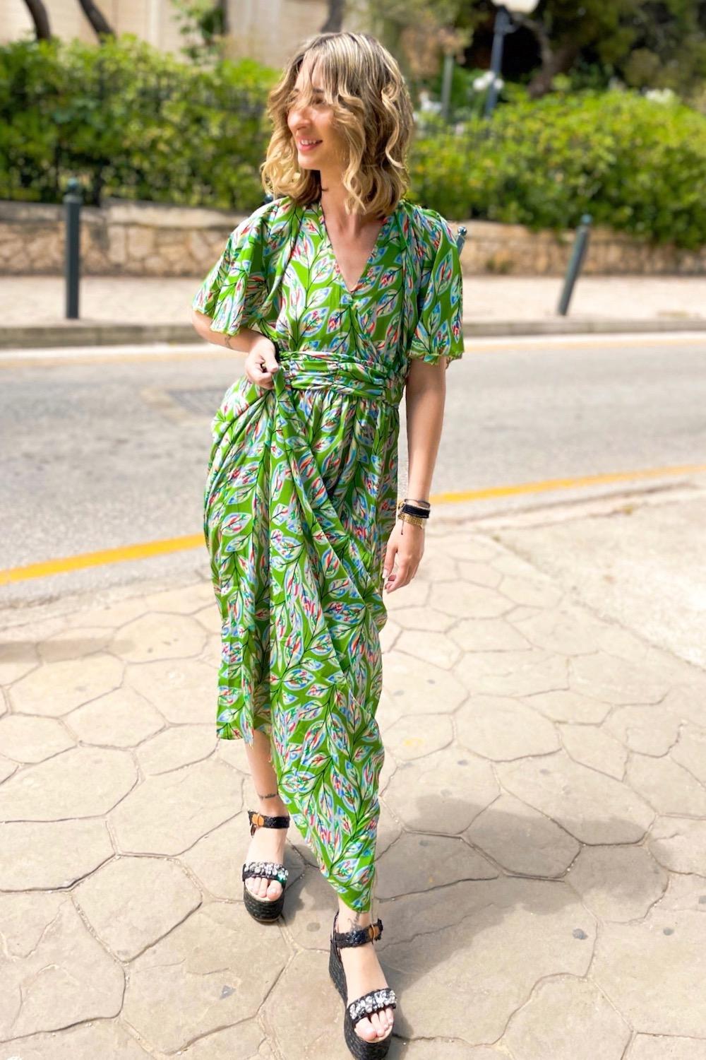 Η Ελισάβετ από το Μαύρο Ρόδο φόρεσε το φόρεμα με το απόλυτο χρώμα του καλοκαιριού