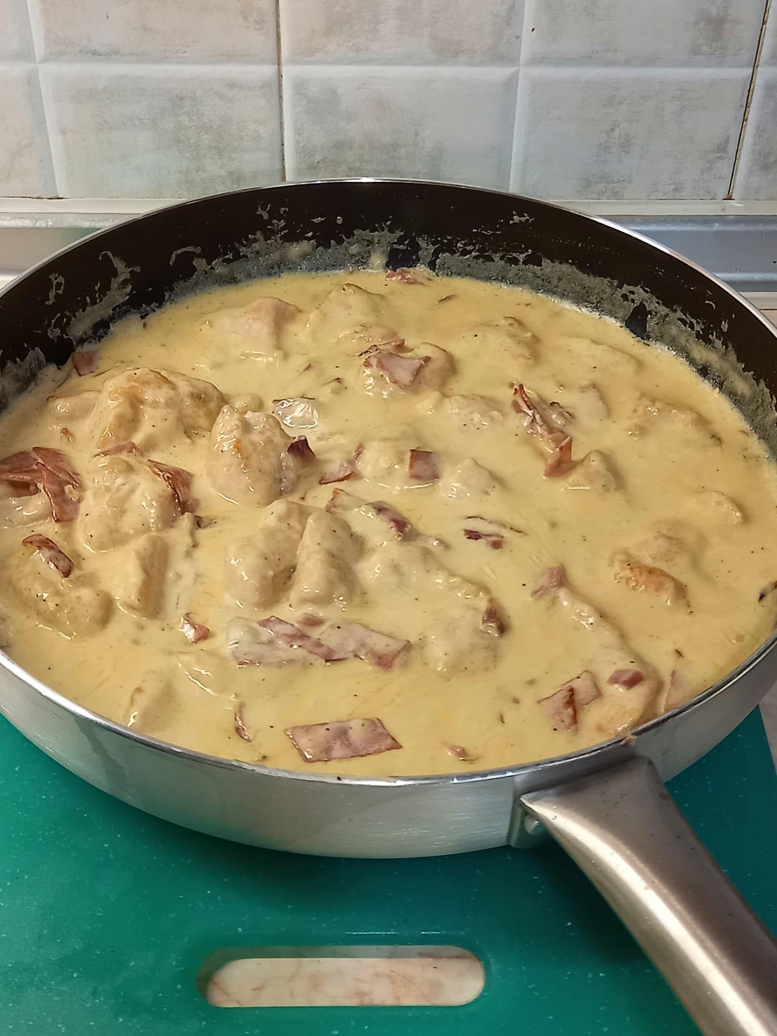 Η εύκολη συνταγή της εβδομάδας: Κοτόπουλο αλά κρεμ