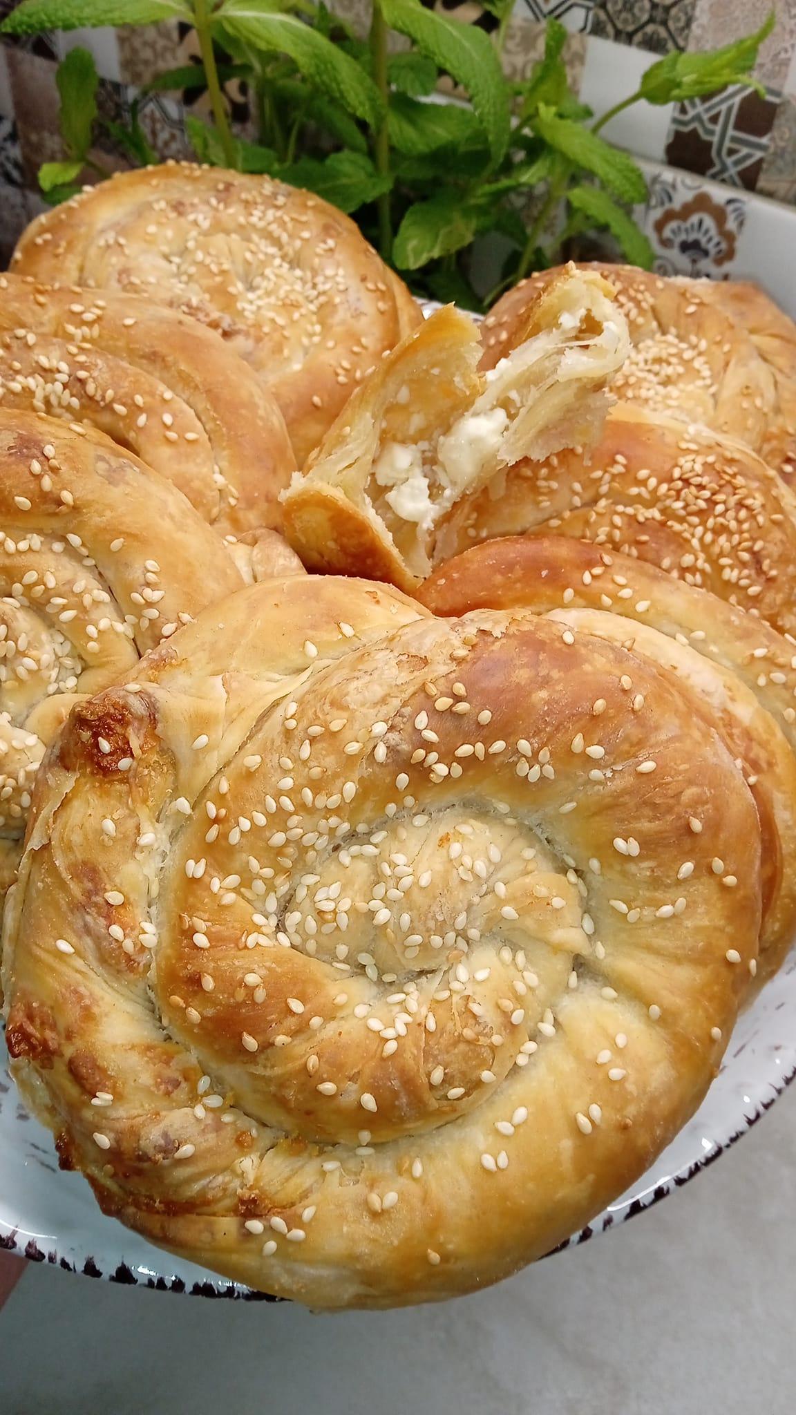 τυρόπιτες-με-τραγανό φύλλο-συνταγή-