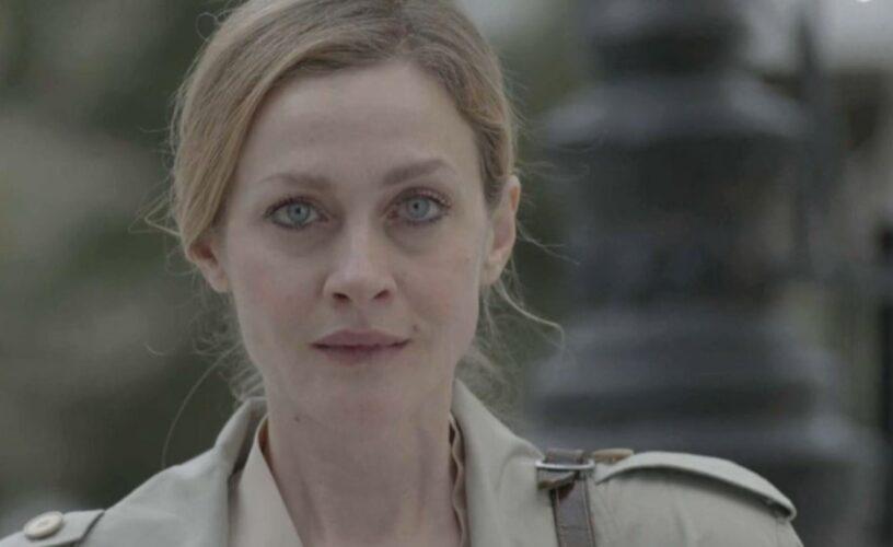 Αυτή η νύχτα μένει-Εύη-