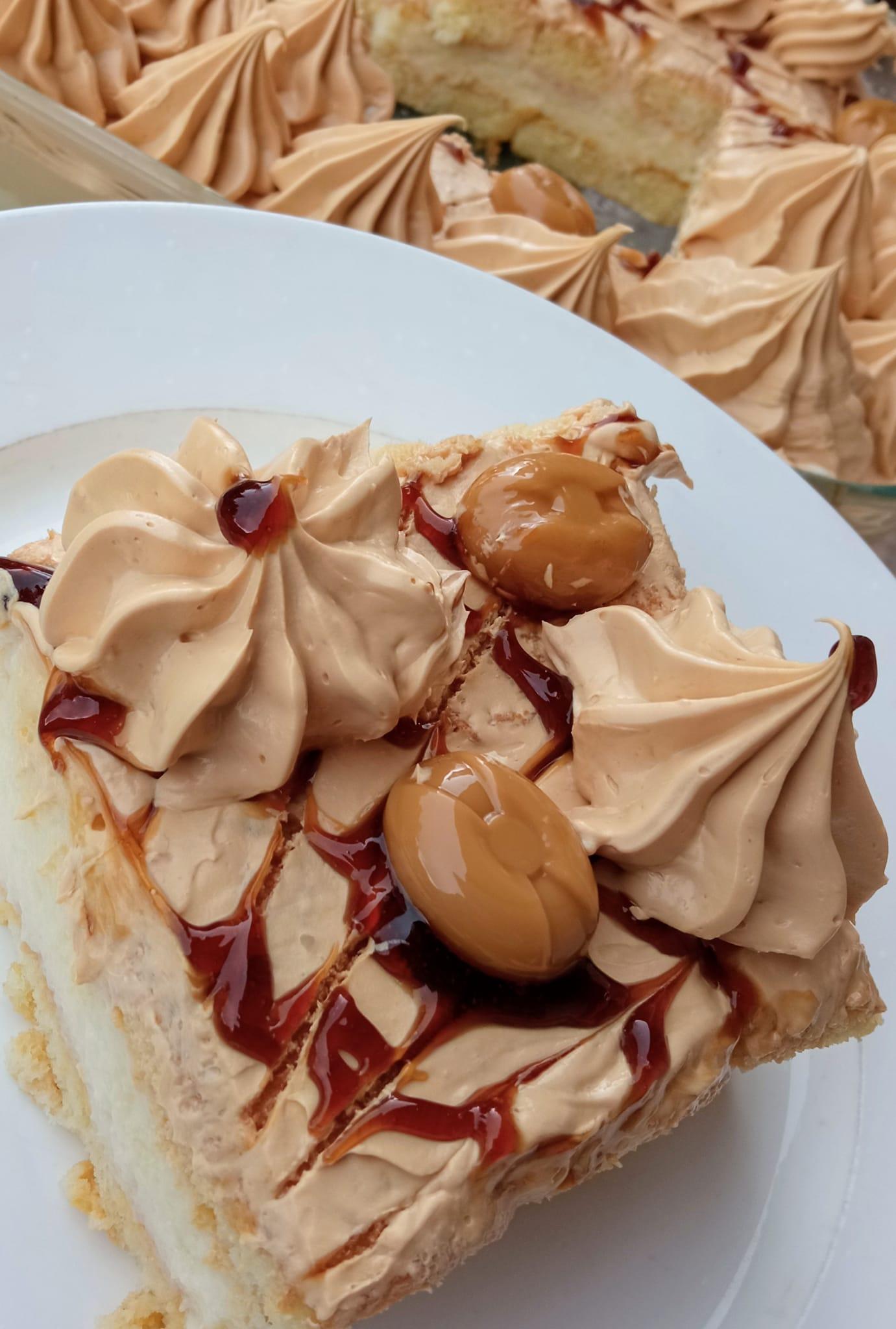 γλυκό ψυγείου-με-καραμέλα-και-σαβαγιάρ-συνταγή-