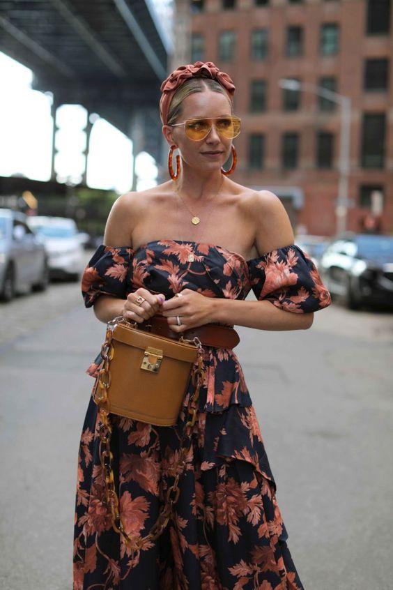 μαύρο-φλοράλ-φόρεμα-με-boho αξεσουάρ-ιδέες-