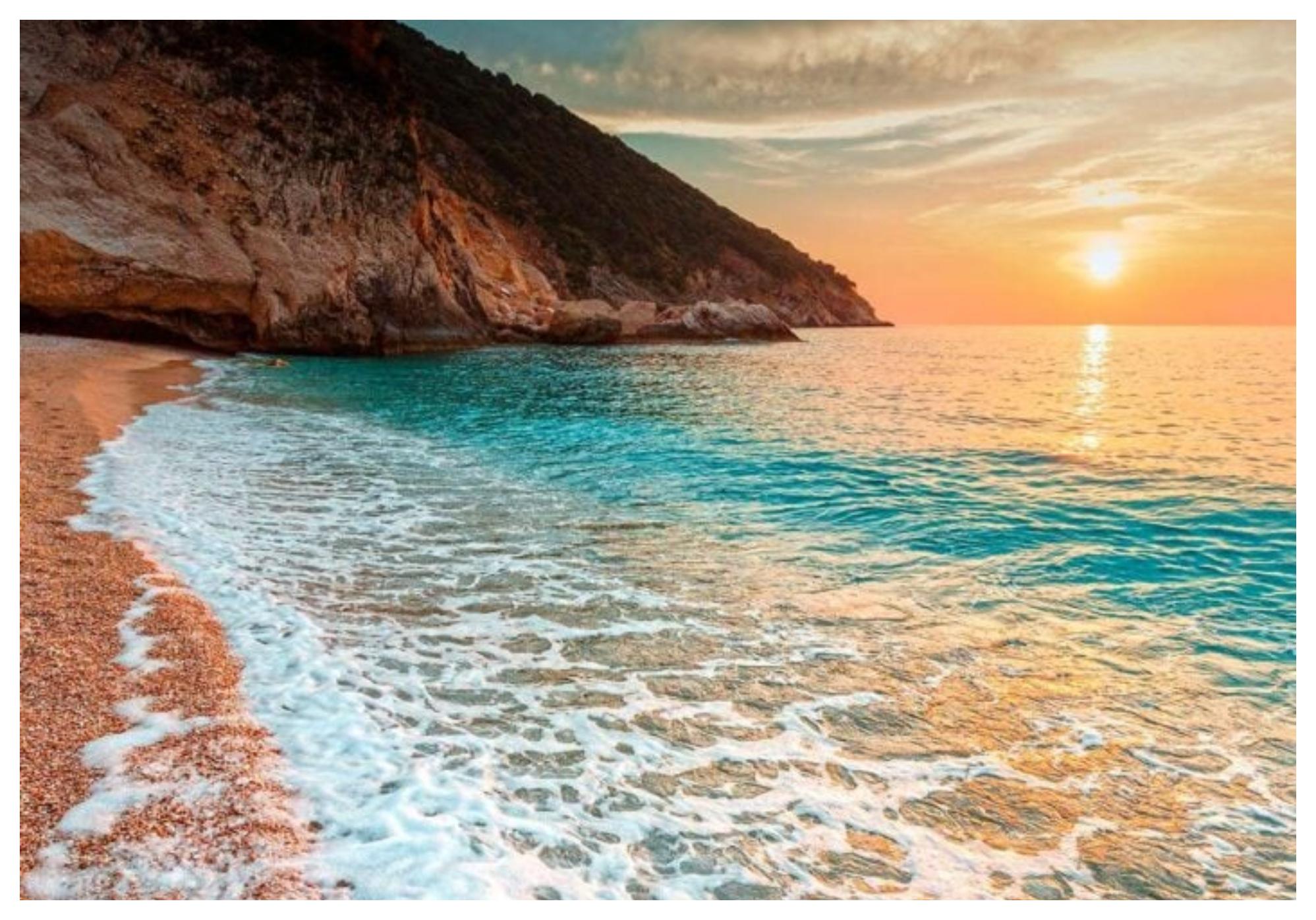 Καλοκαίρι 2023: Η γαλλική Vogue αποθεώνει τις ελληνικές παραλίες