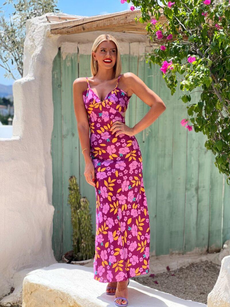 Η Τόνια Σωτηροπούλου φόρεσε το must have floral φόρεμα που πρέπει να έχουμε όλες στην ντουλάπα μας