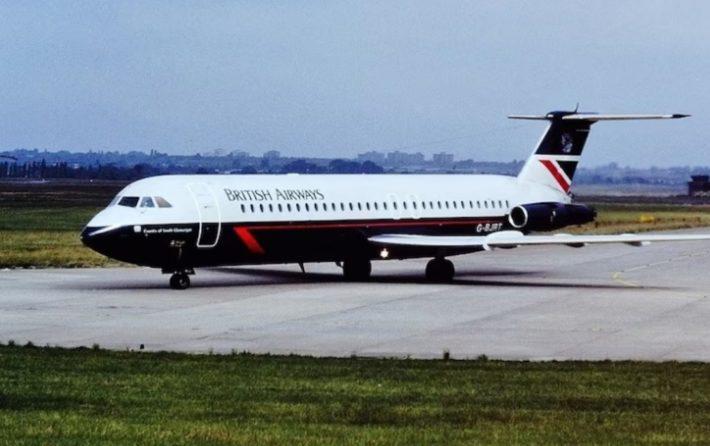 H πτήση του τρόμου : Η απίστευτη πτήση που ο πιλότος κρεμόταν 20′ στο κενό χωρίς να τον ρουφήξει η δίνη