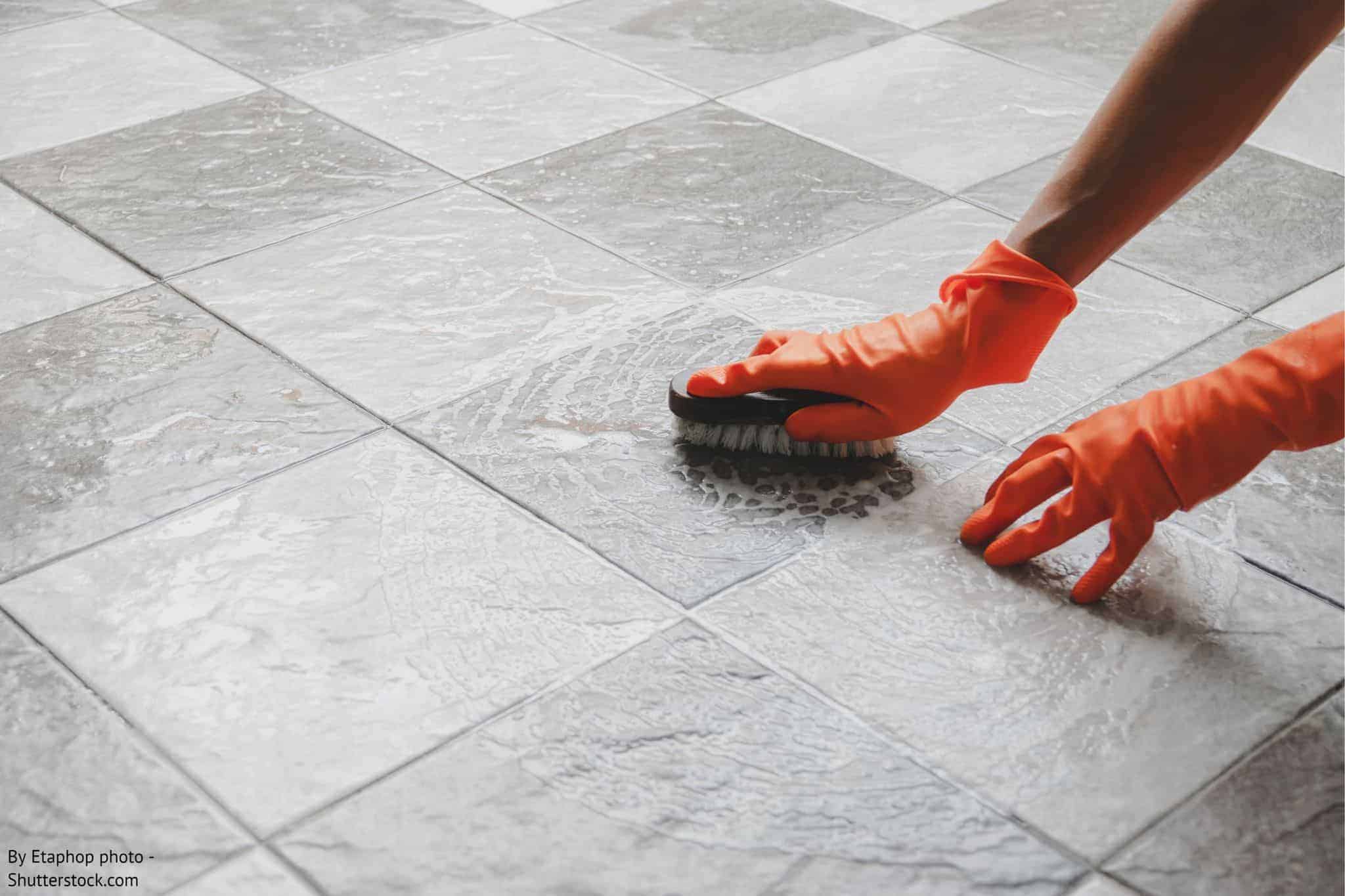 Αλάτα,στίγματα και σκουριές στο πάτωμα: Τα καθαριστικά κόλπα για κάθε είδος δαπέδου που θα τα κάνουν καινούργια