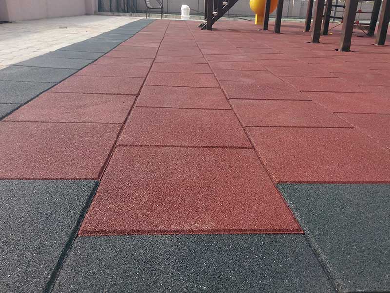 Αλάτα,στίγματα και σκουριές στο πάτωμα: Τα καθαριστικά κόλπα για κάθε είδος δαπέδου που θα τα κάνουν καινούργια