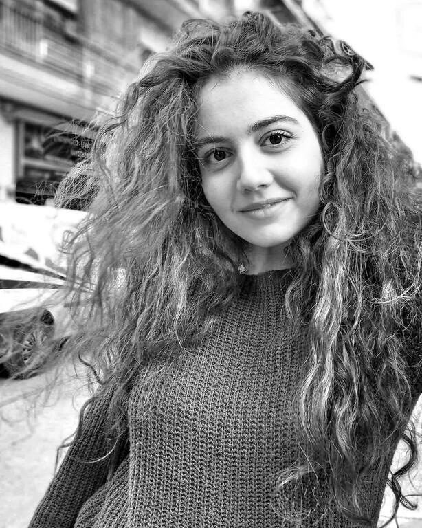 Η Γη της Ελιάς-Άννα-