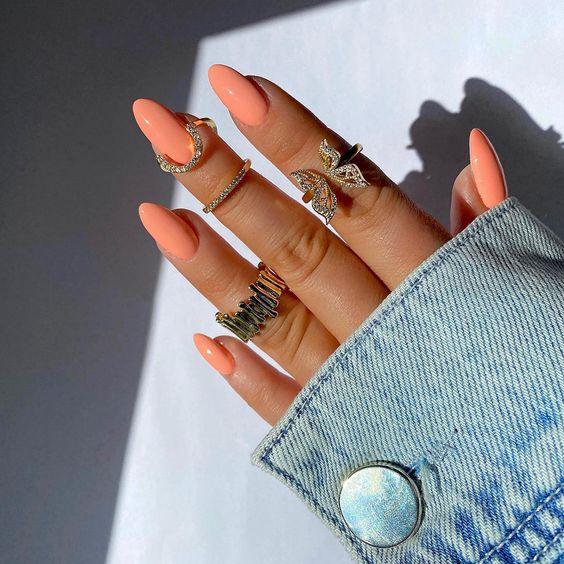 ιδέες-για-ροδακινί-νύχια-το-Καλοκαίρι 2023-