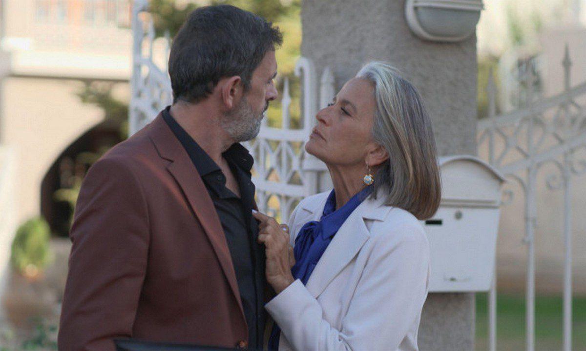 Μαύρο Ρόδο-Κύρα-Θέμης-