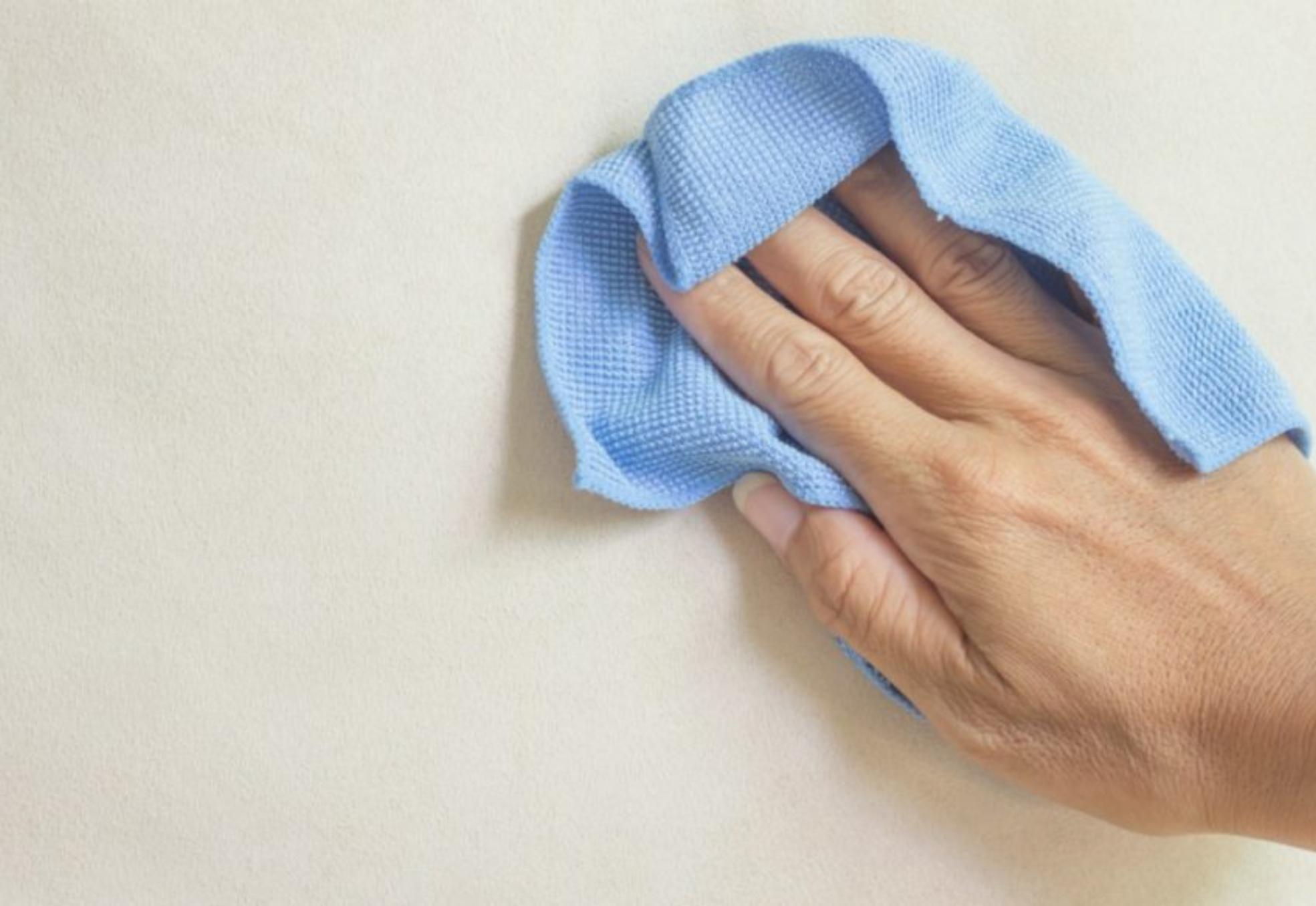 Η μαγική πάστα που θα καθαρίσει τους τοίχους από δαχτυλιές, μαρκαδόρους και κιτρινίλες