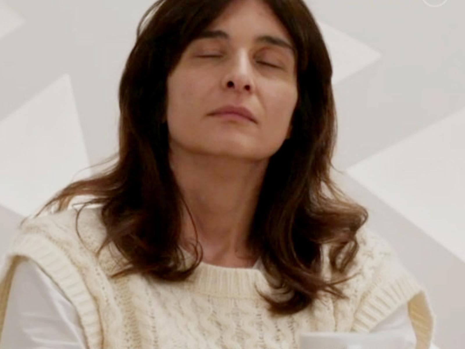 Η Γη της Ελιάς-Ιουλία- Η Γη της Ελιάς-Ιουλία-