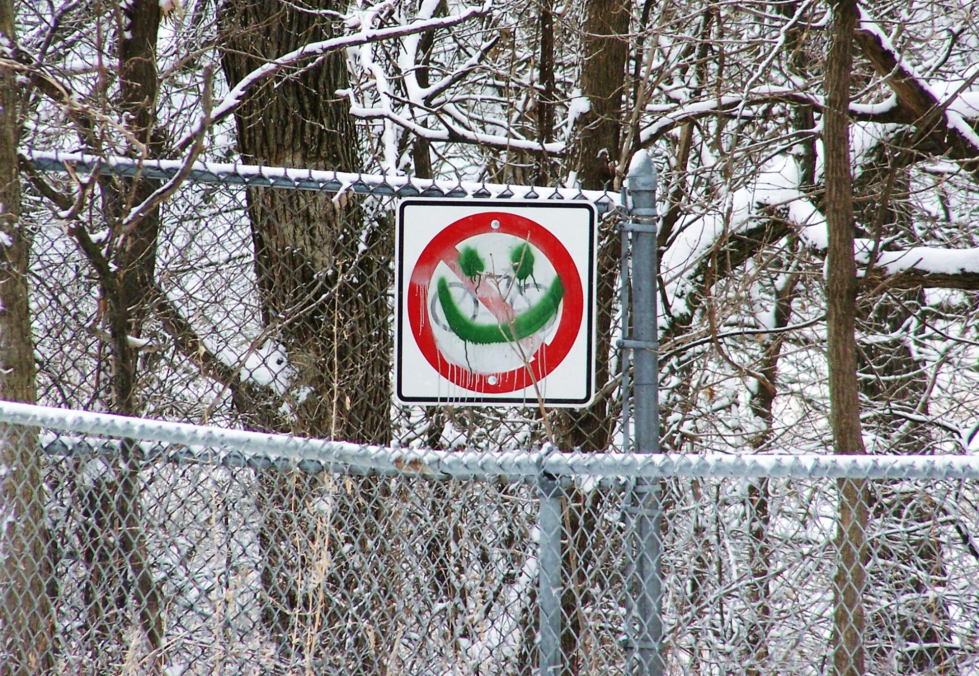 Smiley Face Killer: Αστικός μύθος ή η πιο περιεργη σειρά θανάτων στην ιστορία της εγκληματολογίας;